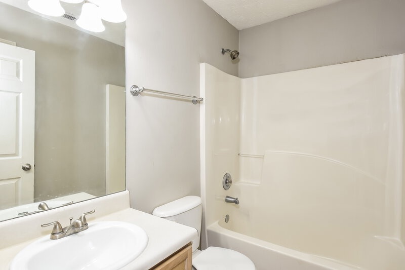 2,030/Mo, 865 Chatham Park Dr Lawrenceville, GA 30046 Bathroom View