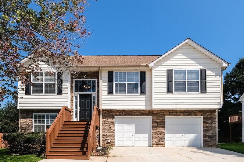 4 Bedroom House – 430 Summer Hill Cir, Stockbridge, GA 30281