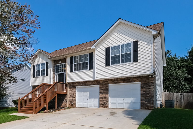 2,085/Mo, 430 Summer Hill Cir Stockbridge, GA 30281 Front View