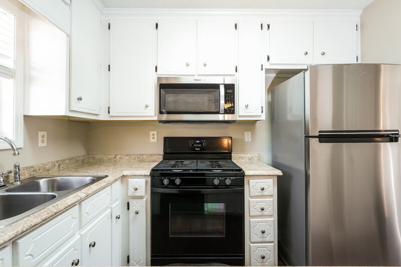 1,775/Mo, 224 Roberts Trl Locust Grove, GA 30248 Kitchen View 2