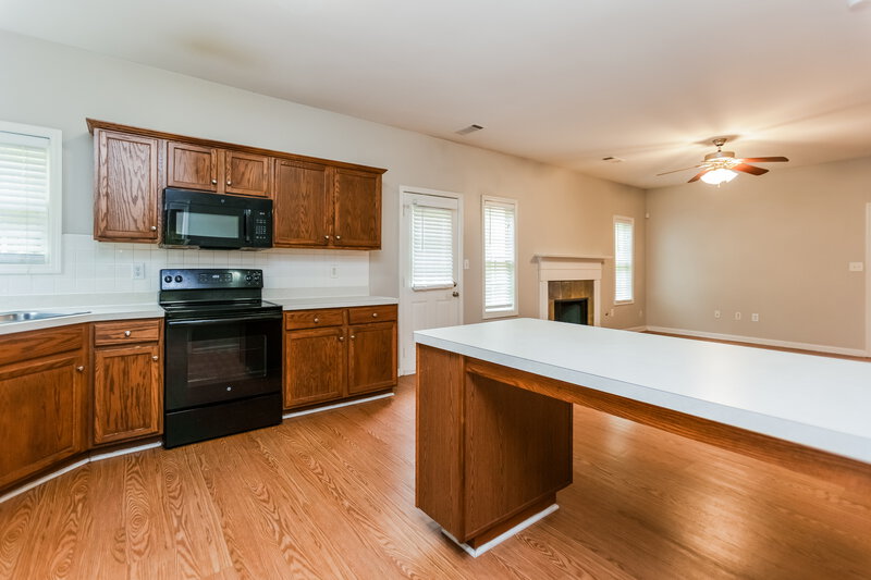 2,080/Mo, 880 Terrace Mill Dr Douglasville, GA 30134 Kitchen View