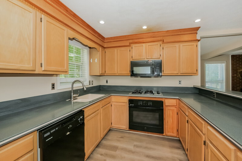 2,015/Mo, 9680 Squirrel Wood Run Douglasville, GA 30135 Kitchen View