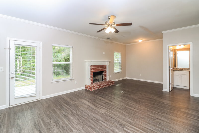 2,730/Mo, 580 Fieldcrest Drive Dallas, GA 30132 Living Room View 3