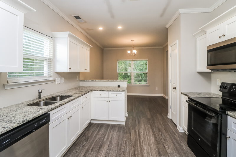 2,730/Mo, 580 Fieldcrest Drive Dallas, GA 30132 Kitchen View