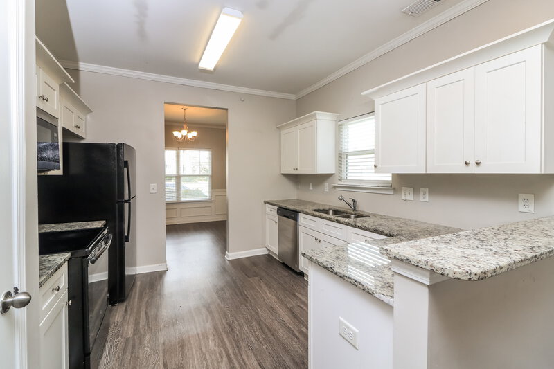 2,730/Mo, 580 Fieldcrest Drive Dallas, GA 30132 Kitchen View 2