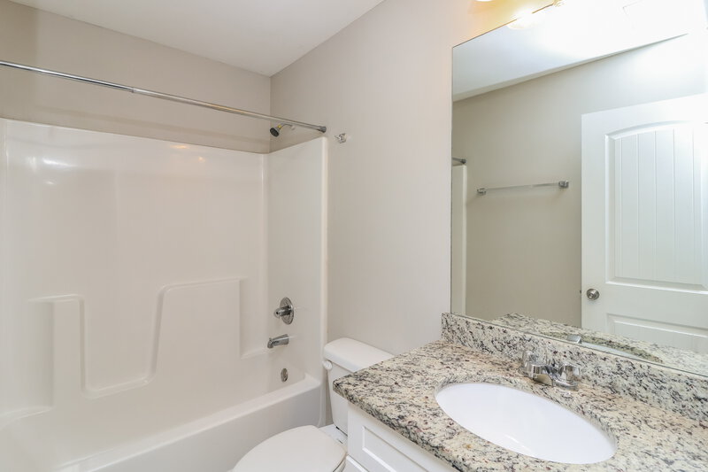 2,730/Mo, 580 Fieldcrest Drive Dallas, GA 30132 Bathroom View