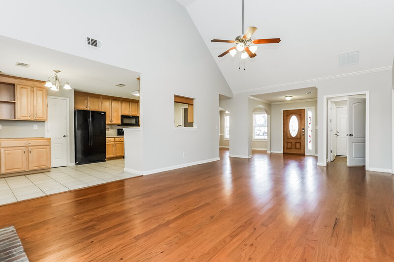 0/Mo, 3028 Lincoln Log Way McDonough, GA 30252 Living Room View