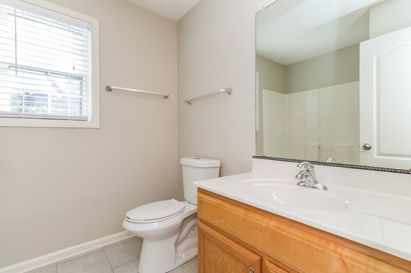 0/Mo, 3028 Lincoln Log Way McDonough, GA 30252 Bathroom View