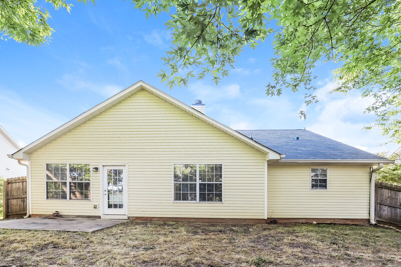 1,915/Mo, 507 Creekview Overlook Stockbridge, GA 30281 Rear View