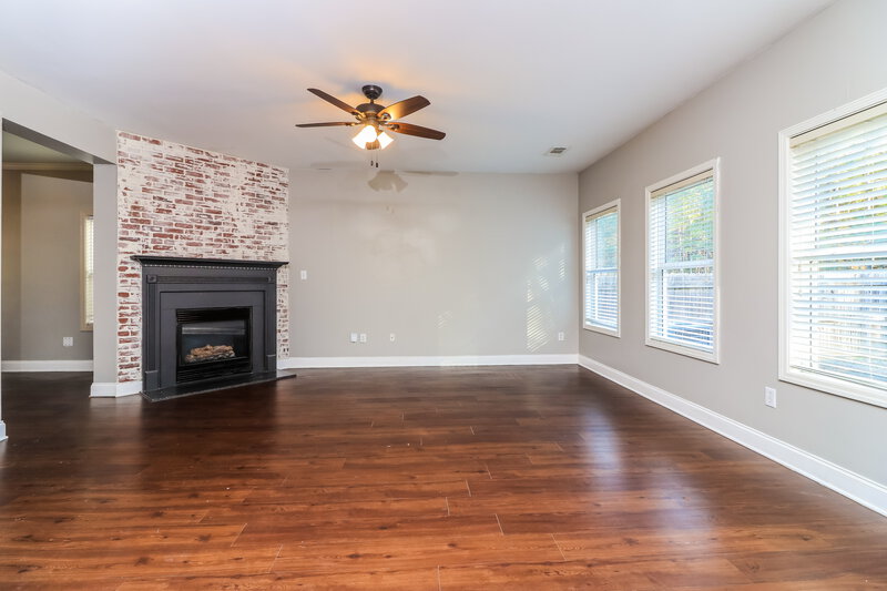 2,075/Mo, 314 Parkmont Way Dallas, GA 30132 Living Room View