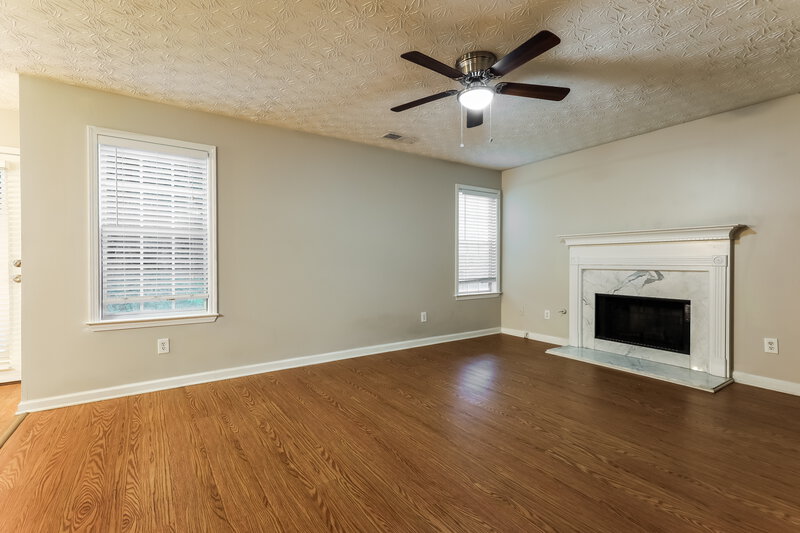 2,650/Mo, 1905 Elm Park Dr Hampton, GA 30228 Living Room View