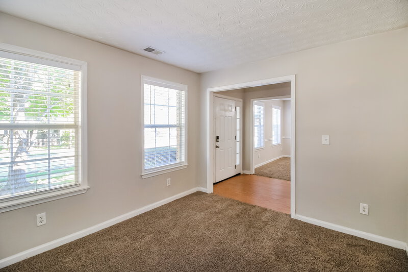 1,860/Mo, 1905 Elm Park Dr Hampton, GA 30228 Living Room View