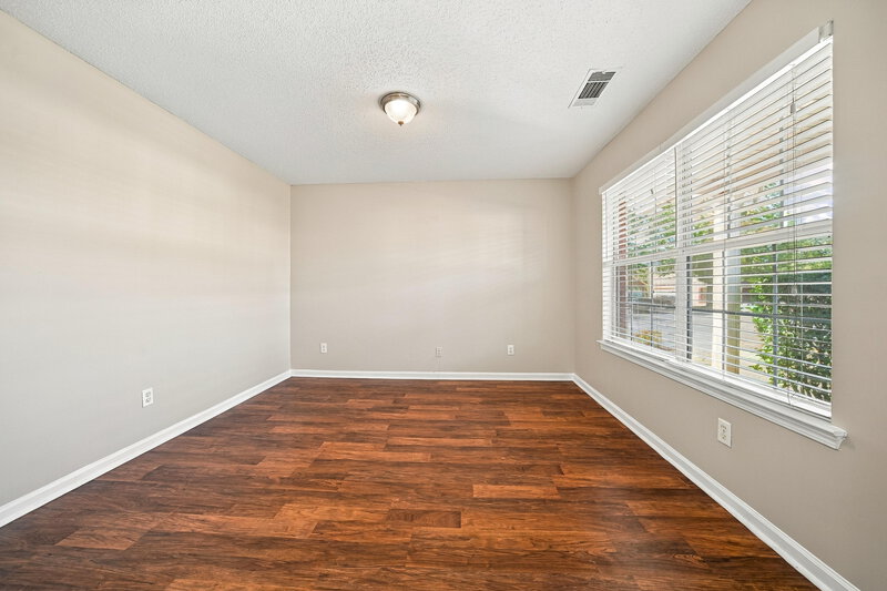 2,350/Mo, 896 Brisley Cir Hampton, GA 30228 Living Room View
