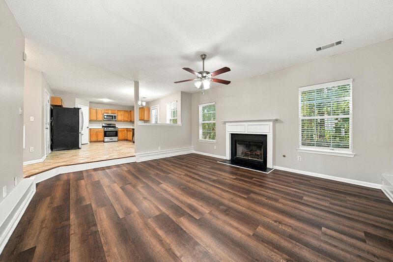 2,350/Mo, 896 Brisley Cir Hampton, GA 30228 Family Room View