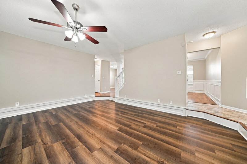 2,350/Mo, 896 Brisley Cir Hampton, GA 30228 Family Room View 2
