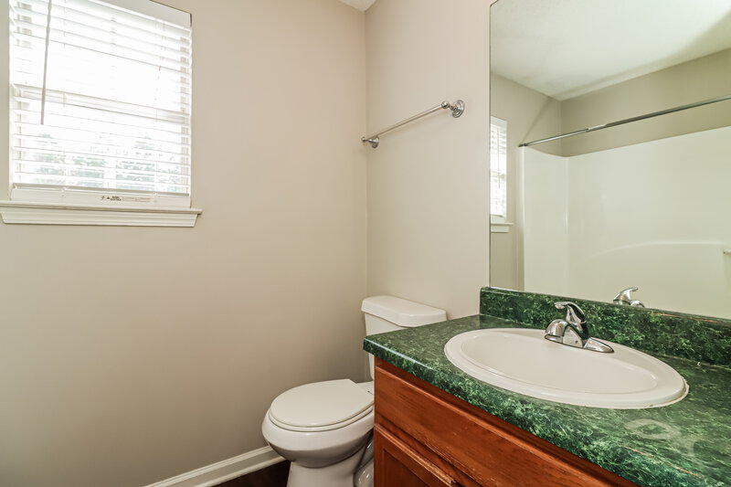 2,315/Mo, 4705 Bald Eagle Way Douglasville, GA 30135 Bathroom View