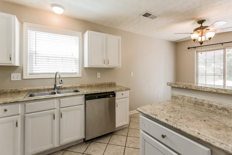 1,805/Mo, 4730 Nature Trl Austell, GA 30106 Kitchen View 2