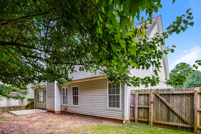 2,200/Mo, 394 Summer Hill Cir Stockbridge, GA 30281 Rear View