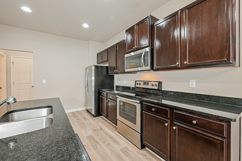 2,180/Mo, 233 Fern Walk Lawrenceville, GA 30045 Kitchen View