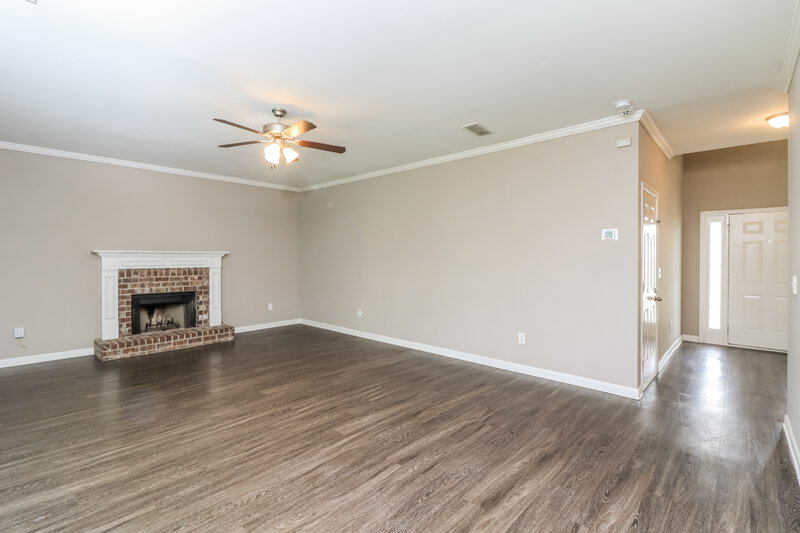 1,915/Mo, 634 Fieldcrest Drive Dallas, GA 30132 Living Room View 2