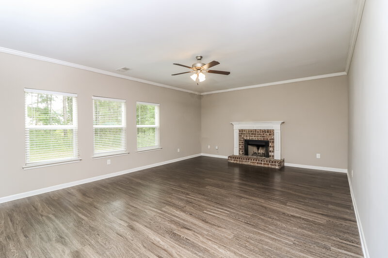 1,915/Mo, 634 Fieldcrest Drive Dallas, GA 30132 Living Room View 3
