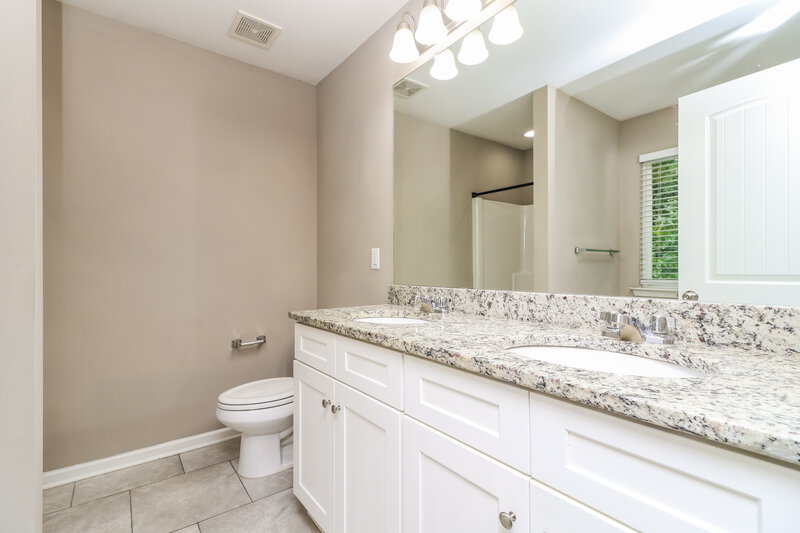 2,060/Mo, 542 Fieldcrest Drive Dallas, GA 30132 Main Bathroom View
