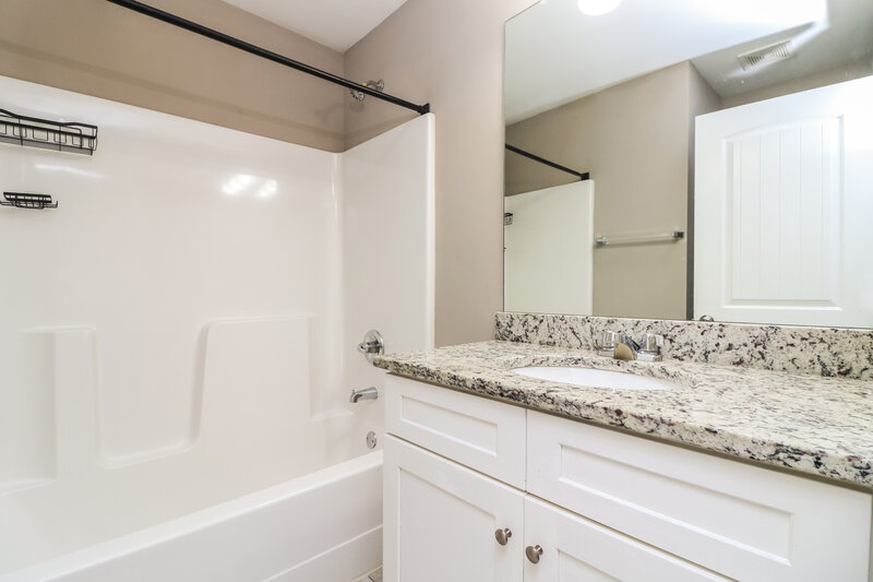 2,060/Mo, 542 Fieldcrest Drive Dallas, GA 30132 Bathroom View