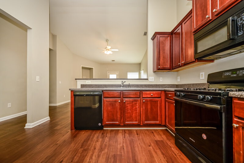 2,000/Mo, 1285 Winwood Dr McDonough, GA 30253 Kitchen View 2