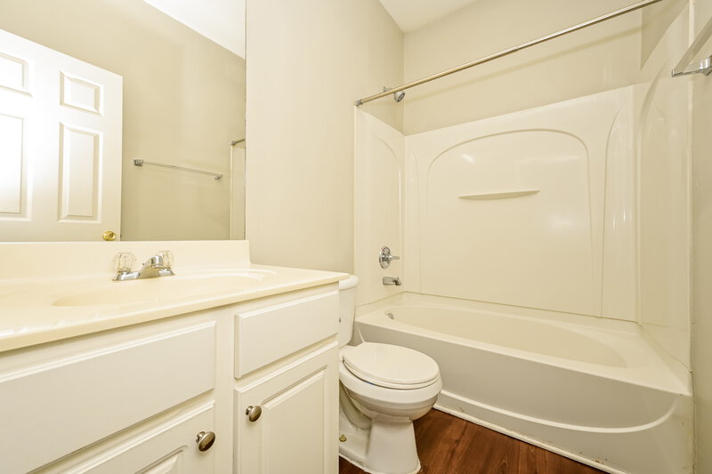 2,000/Mo, 1285 Winwood Dr McDonough, GA 30253 Bathroom View