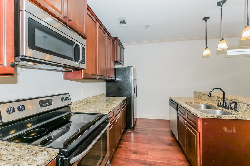 1,795/Mo, 12 E Newnan Rd Unit F Newnan, GA 30263 Kitchen View