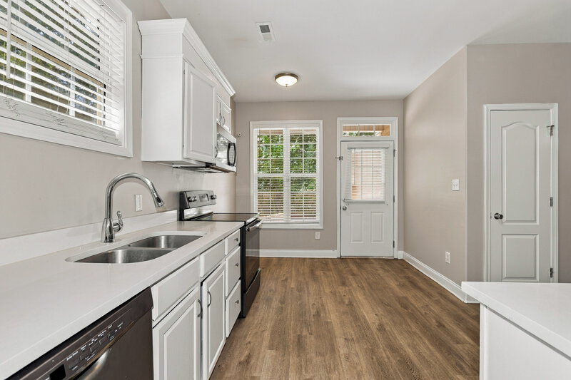 1,945/Mo, 120 Carver St Fayetteville, GA 30214 Kitchen View