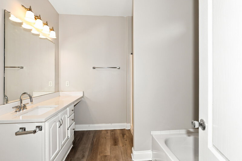 1,945/Mo, 120 Carver St Fayetteville, GA 30214 Primary Bathroom View
