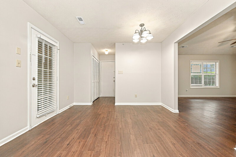 1,830/Mo, 470 Rosehill Dr McDonough, GA 30253 Dining Room View