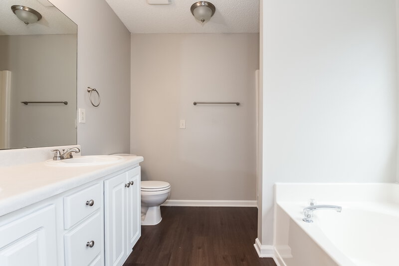 1,895/Mo, 440 Gresham Drive Stockbridge, GA 30281 Master Bathroomlarge View
