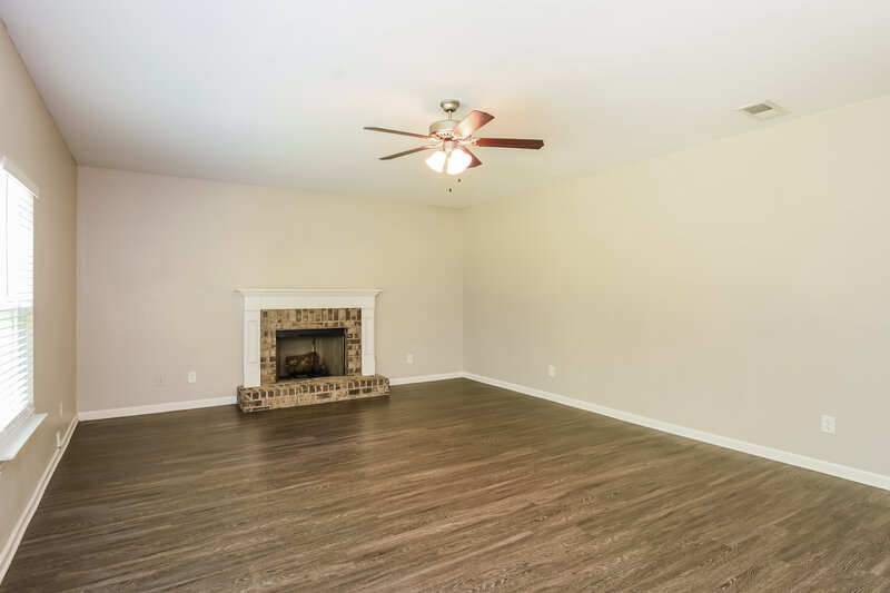 1,940/Mo, 102 Archer Court Cartersville, GA 30120 Living Room View