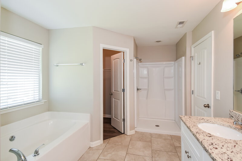 1,940/Mo, 102 Archer Court Cartersville, GA 30120 Main Bathroom View