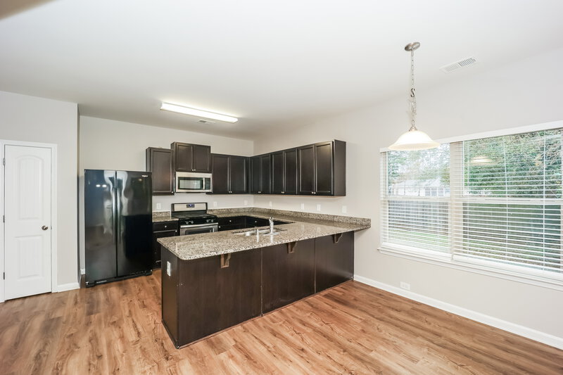 1,860/Mo, 115 Preserve Dr Newnan, GA 30263 Kitchen View