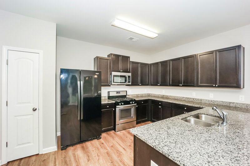 1,860/Mo, 115 Preserve Dr Newnan, GA 30263 Kitchen View 2