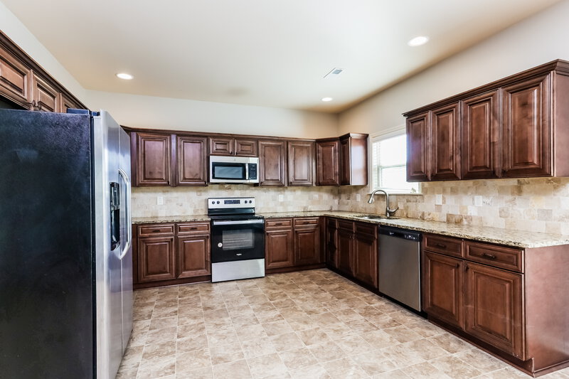 2,180/Mo, 3221 Puritan Way McDonough, GA 30252 Kitchen View