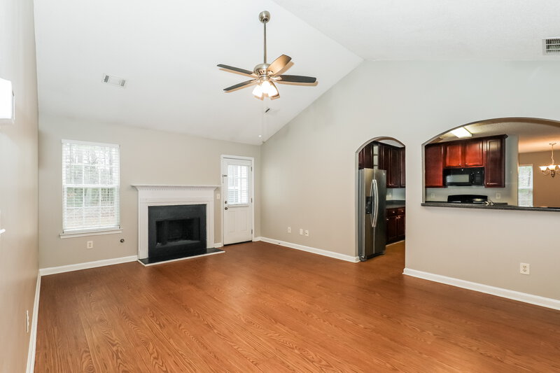 1,790/Mo, 656 Penstock Path Hampton, GA 30228 Living Room View 2