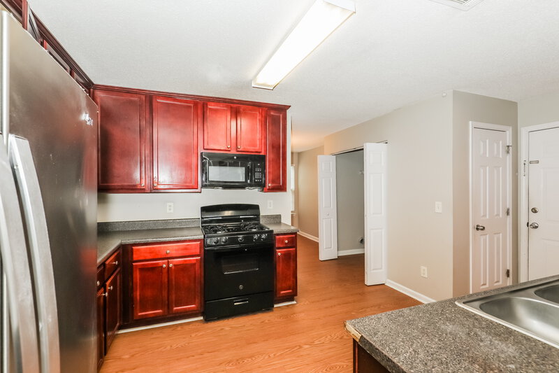 1,790/Mo, 656 Penstock Path Hampton, GA 30228 Kitchen View