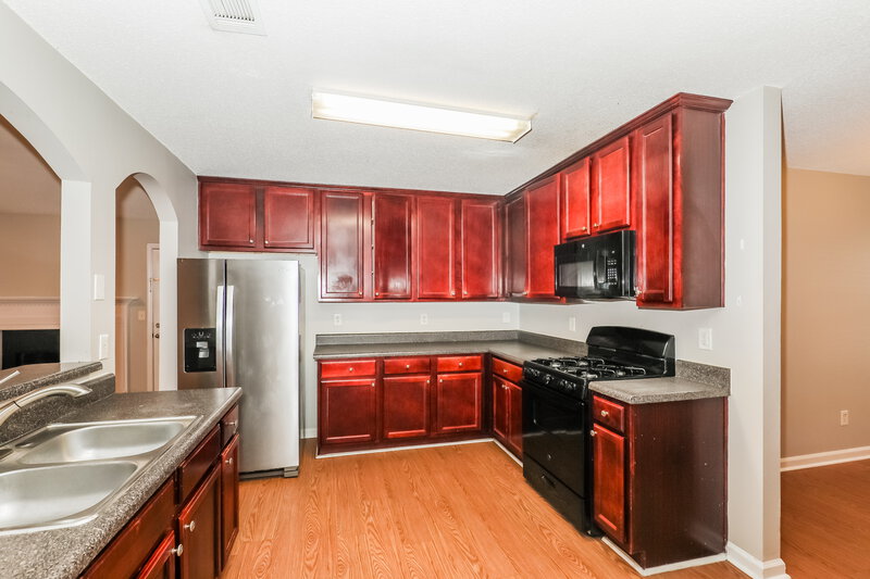 1,790/Mo, 656 Penstock Path Hampton, GA 30228 Kitchen View 2