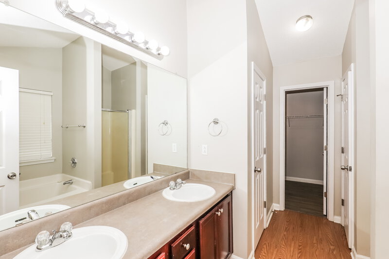 1,790/Mo, 656 Penstock Path Hampton, GA 30228 Main Bathroom View
