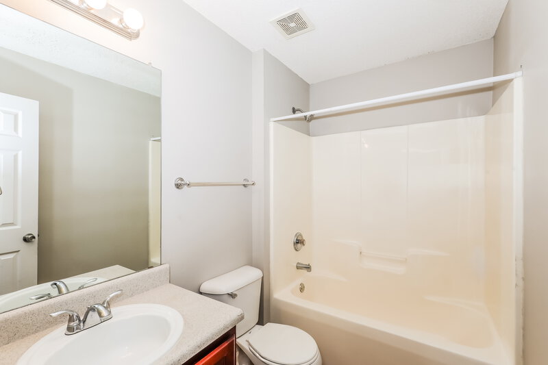 1,790/Mo, 656 Penstock Path Hampton, GA 30228 Bathroom View