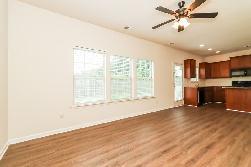 1,920/Mo, 17 Jackson Row NW Cartersville, GA 30121 Living Room View