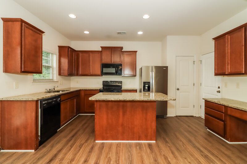 1,920/Mo, 17 Jackson Row NW Cartersville, GA 30121 Kitchen View