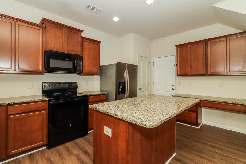 1,920/Mo, 17 Jackson Row NW Cartersville, GA 30121 Kitchen View 2