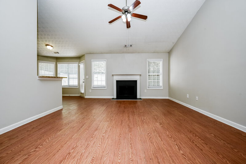 1,950/Mo, 125 Cheyenne Dr Covington, GA 30016 Living Room View