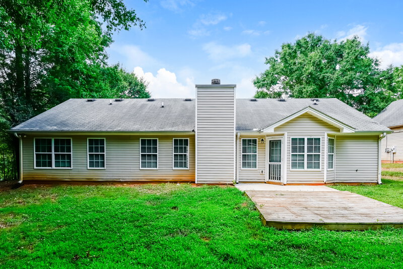 1,950/Mo, 125 Cheyenne Dr Covington, GA 30016 Rear View