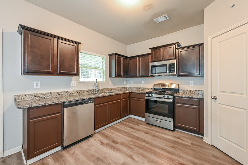 2,165/Mo, 3103 Avondale Drive SE Conyers, GA 30013 Kitchen View